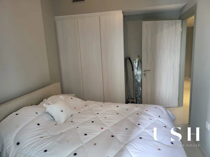 spacious-1br-lake-view-great-investment.webp
