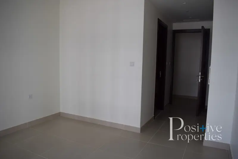 spacious-2-bed-l-chiller-free-ready-to-move.webp