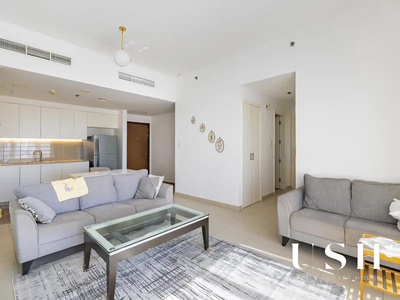 spacious-2-bedroom-vacant-full-boulevard-view-1.webp