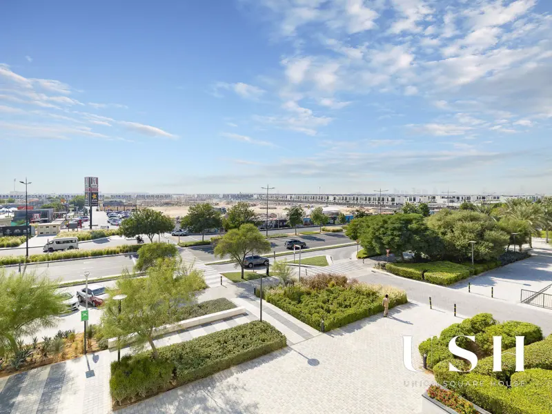 spacious-2-bedroom-vacant-full-boulevard-view-1.webp