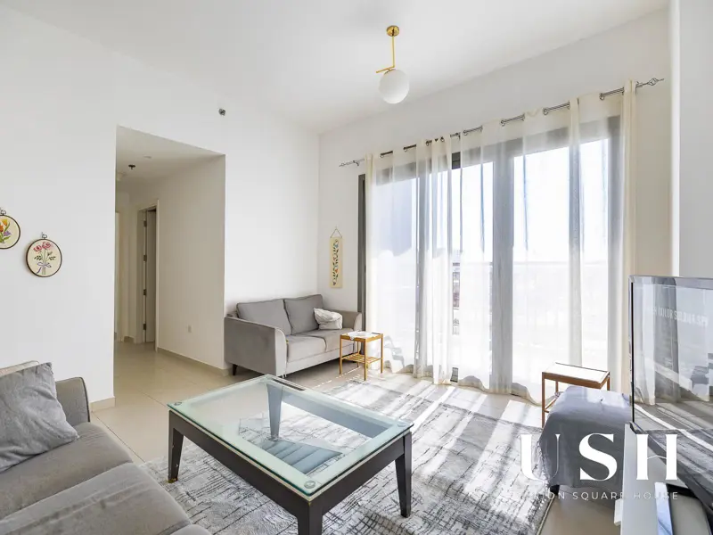 spacious-2-bedroom-vacant-full-boulevard-view-1.webp