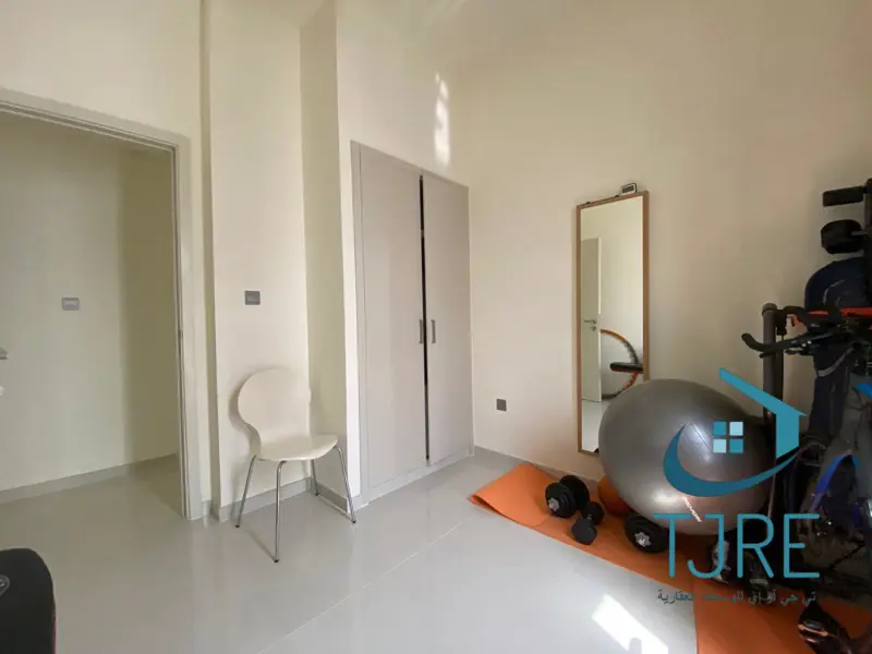 spacious-3-br-plus-maid-single-row-type-r2em.webp