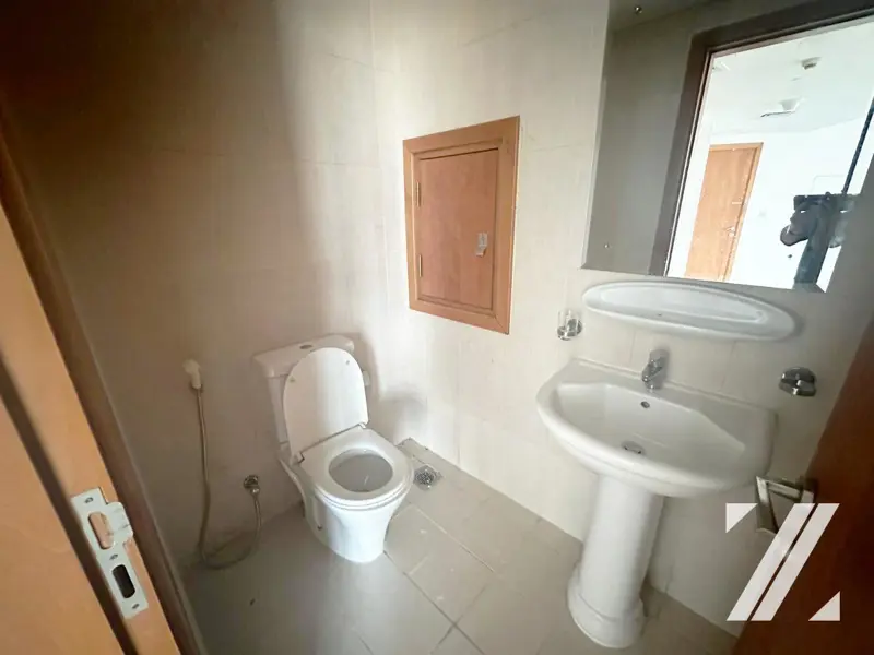 spacious-i-high-floor-i-rented.webp