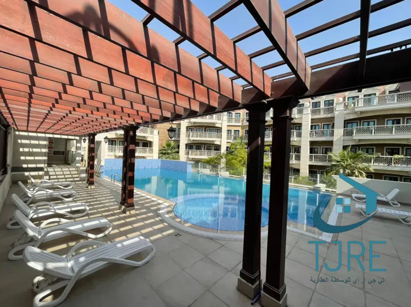 spacious-layout-elegant-1br-unfurnished-road-view.webp