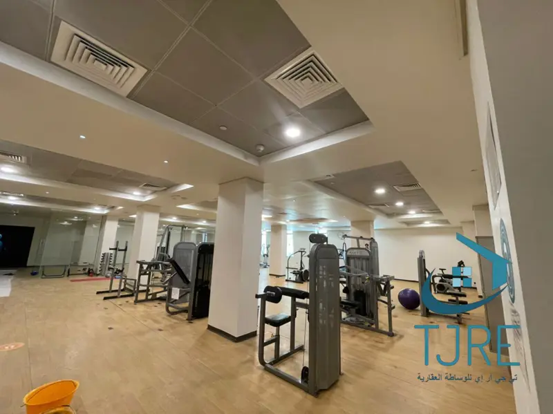 spacious-layout-elegant-1br-unfurnished-road-view.webp