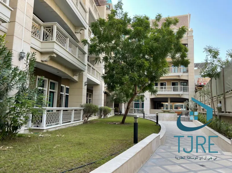spacious-layout-elegant-1br-unfurnished-road-view.webp