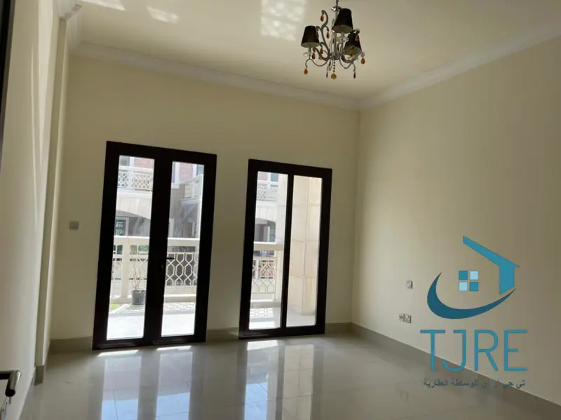 spacious-layout-elegant-1br-unfurnished-road-view.webp