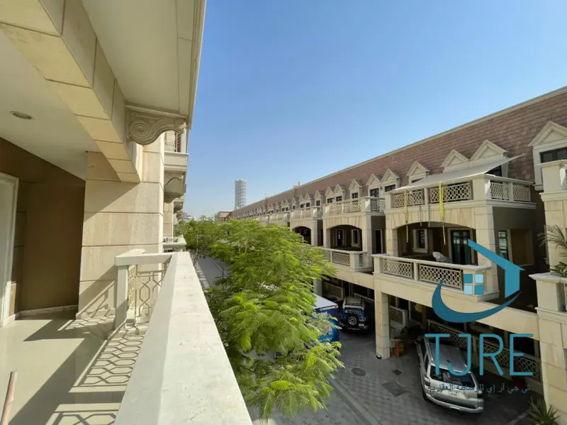 spacious-layout-elegant-1br-unfurnished-road-view.webp