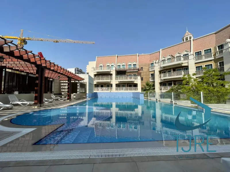 spacious-layout-elegant-1br-unfurnished-road-view.webp