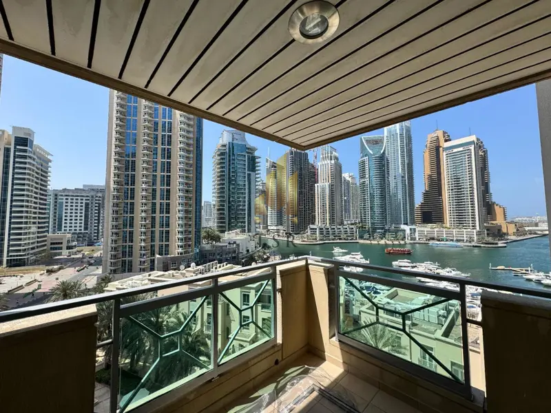 spacious-marina-and-pool-view-chiller-free-1.webp