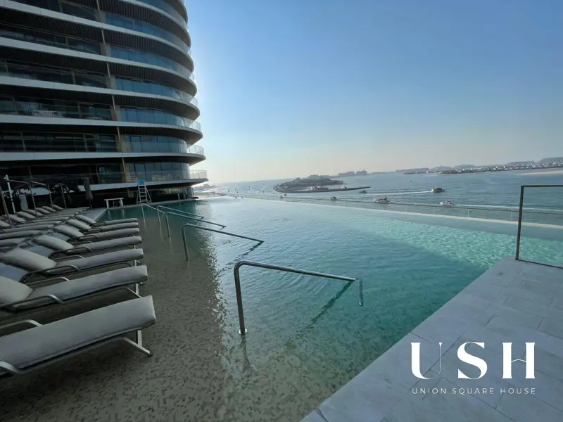 spacious-palm-sea-view-great-location-2.webp
