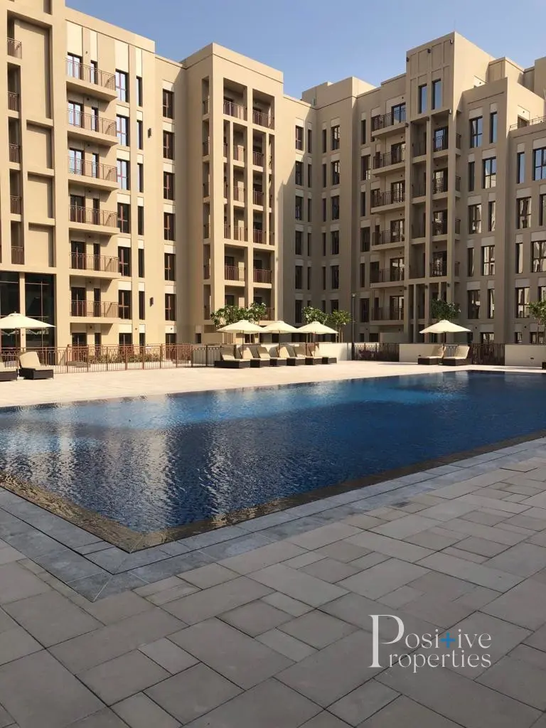 spacious-ready-move-in-overlooking-boulevard.webp