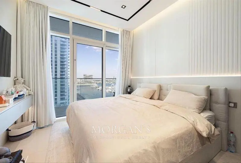 spacious-unit-fully-furnished-corner-unit.webp