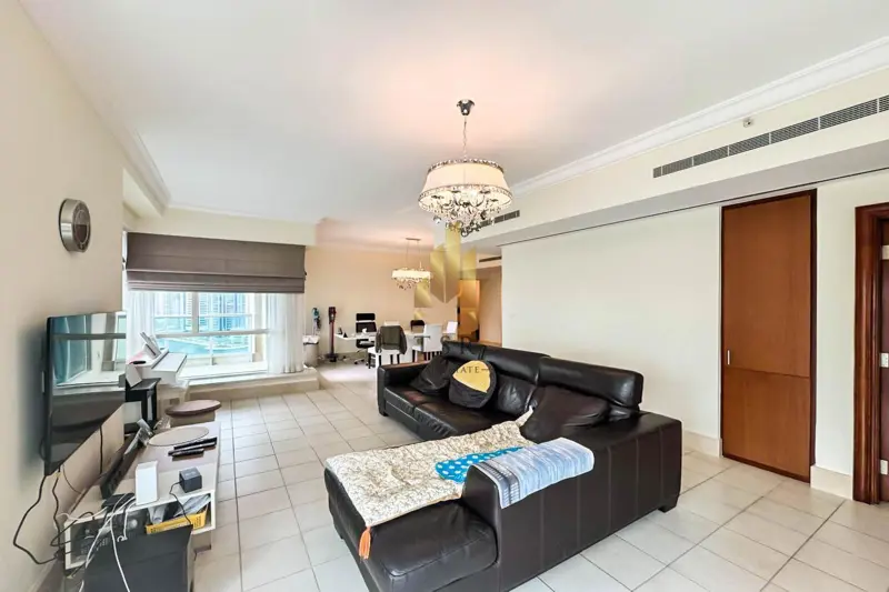 spacious-unit-marina-view-golf-course-view-1.webp