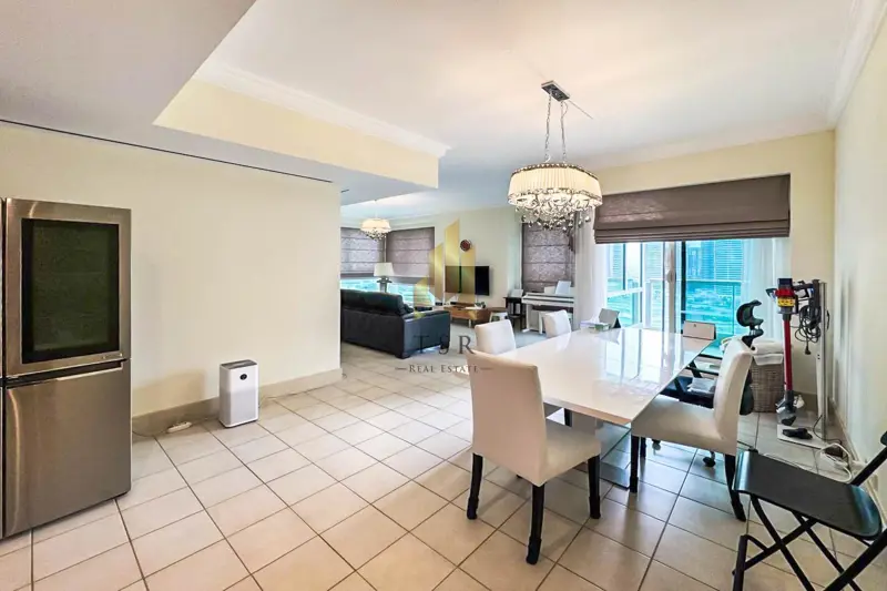 spacious-unit-marina-view-golf-course-view-1.webp