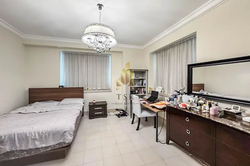 spacious-unit-marina-view-golf-course-view-1.webp