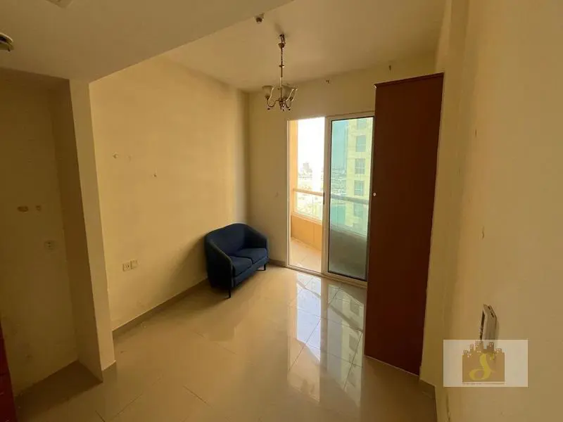 studio-available-now-lakeside-b-dpc.webp