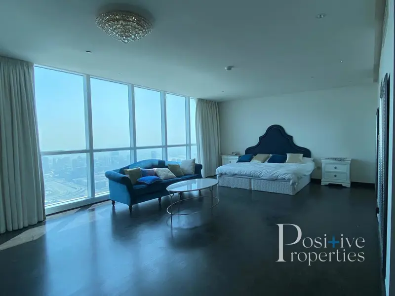 stunning-sea-and-palm-view-penthouse-duplex.webp