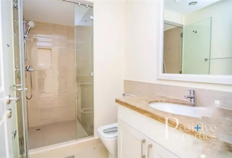 stunning-white-wood-corner-plot-brand-new..webp