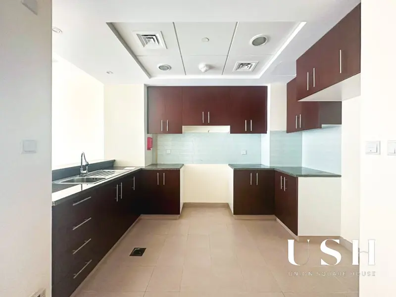 stylish-1-bed-study-l-canal-view-l-vacant-6.webp