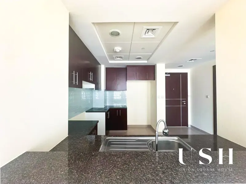 stylish-1-bed-study-l-canal-view-l-vacant-6.webp