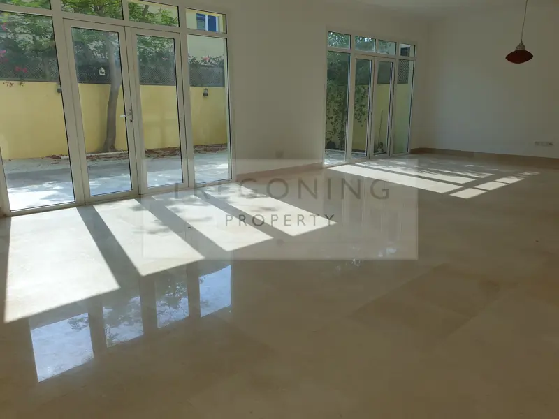 superb-4-bedroom-villa-walk-to-kite-beach.webp