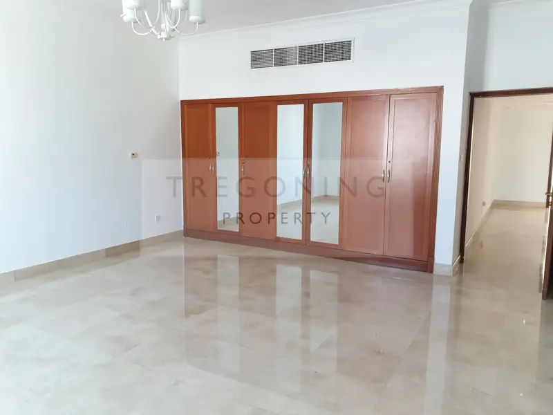 superb-4-bedroom-villa-walk-to-kite-beach.webp