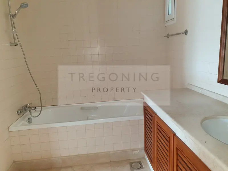 superb-4-bedroom-villa-walk-to-kite-beach.webp