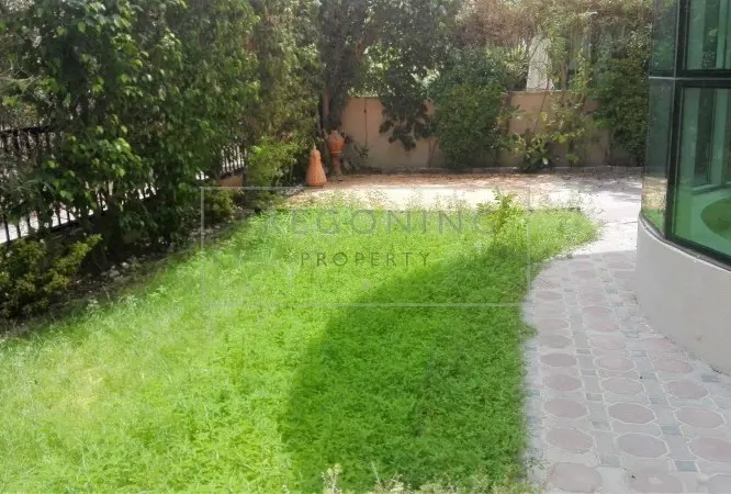 superb-5-bedroom-compound-villa-near-horizon.webp
