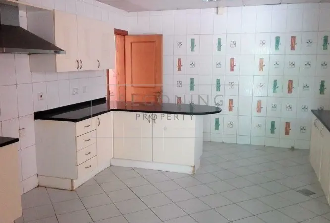 superb-5-bedroom-compound-villa-near-horizon.webp