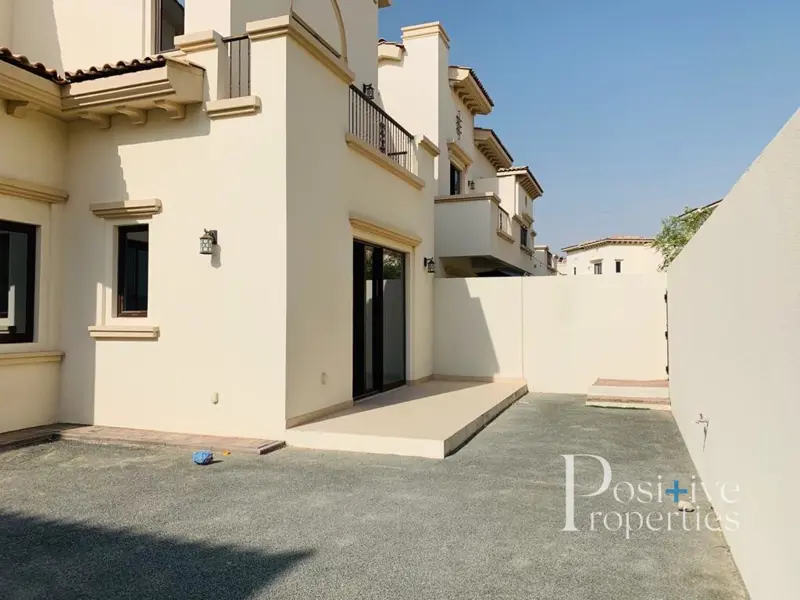 type-2e-private-garden-well-maintained.webp