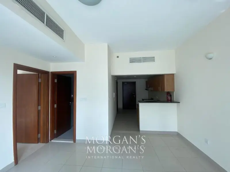 unfurnished-1br-unit-spacious-layout.webp