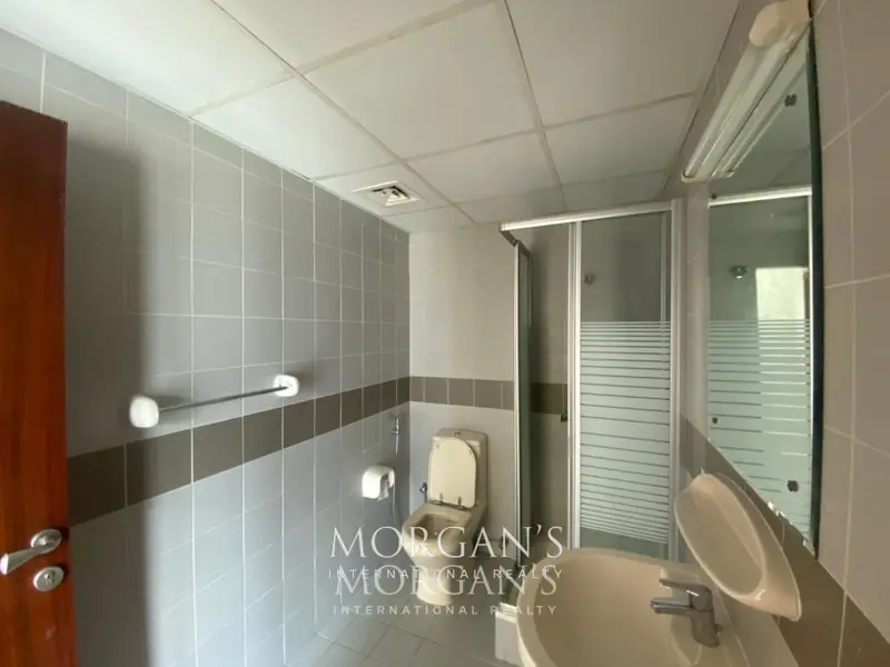 unfurnished-1br-unit-spacious-layout.webp