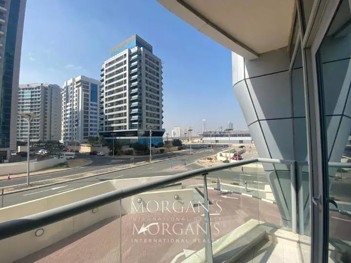 unfurnished-1br-unit-spacious-layout.webp