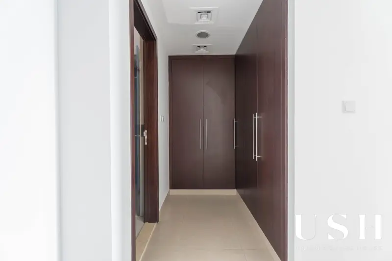 unique-opportunity-largest-3br-full-canal-view-4.webp