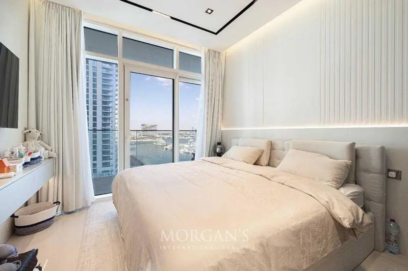 upgraded-and-fully-furnished-corner-unit-2.webp
