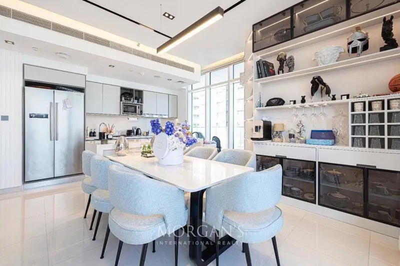 upgraded-and-fully-furnished-corner-unit-2.webp