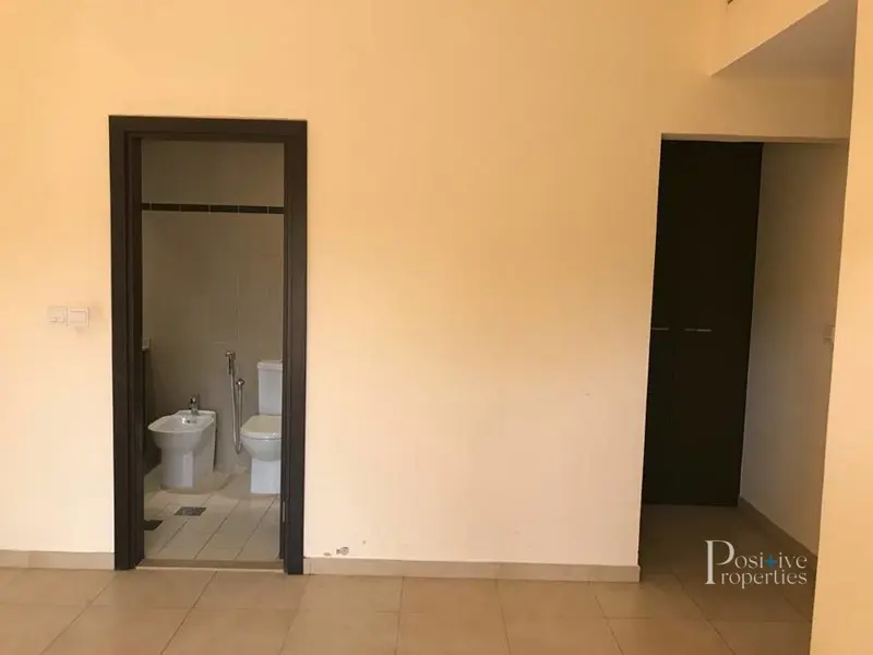 vacant-2br-well-maintained-open-kitchen.webp