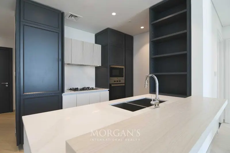 vacant-mid-floor-ready-to-move-open-view-1.webp