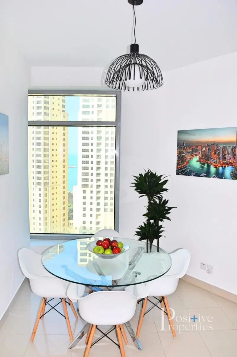 vacant-now-1br-909.01-sq-ft-furnished.webp