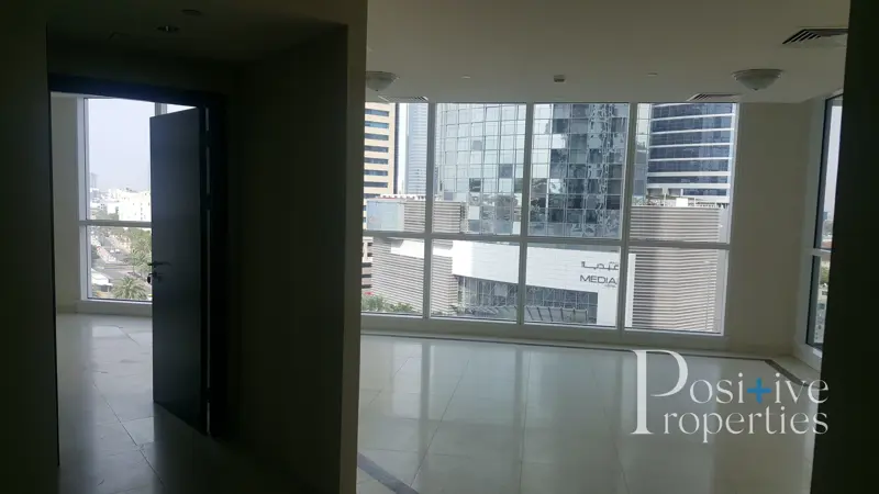vacant-now-spacious-3-bedroom-maid.webp