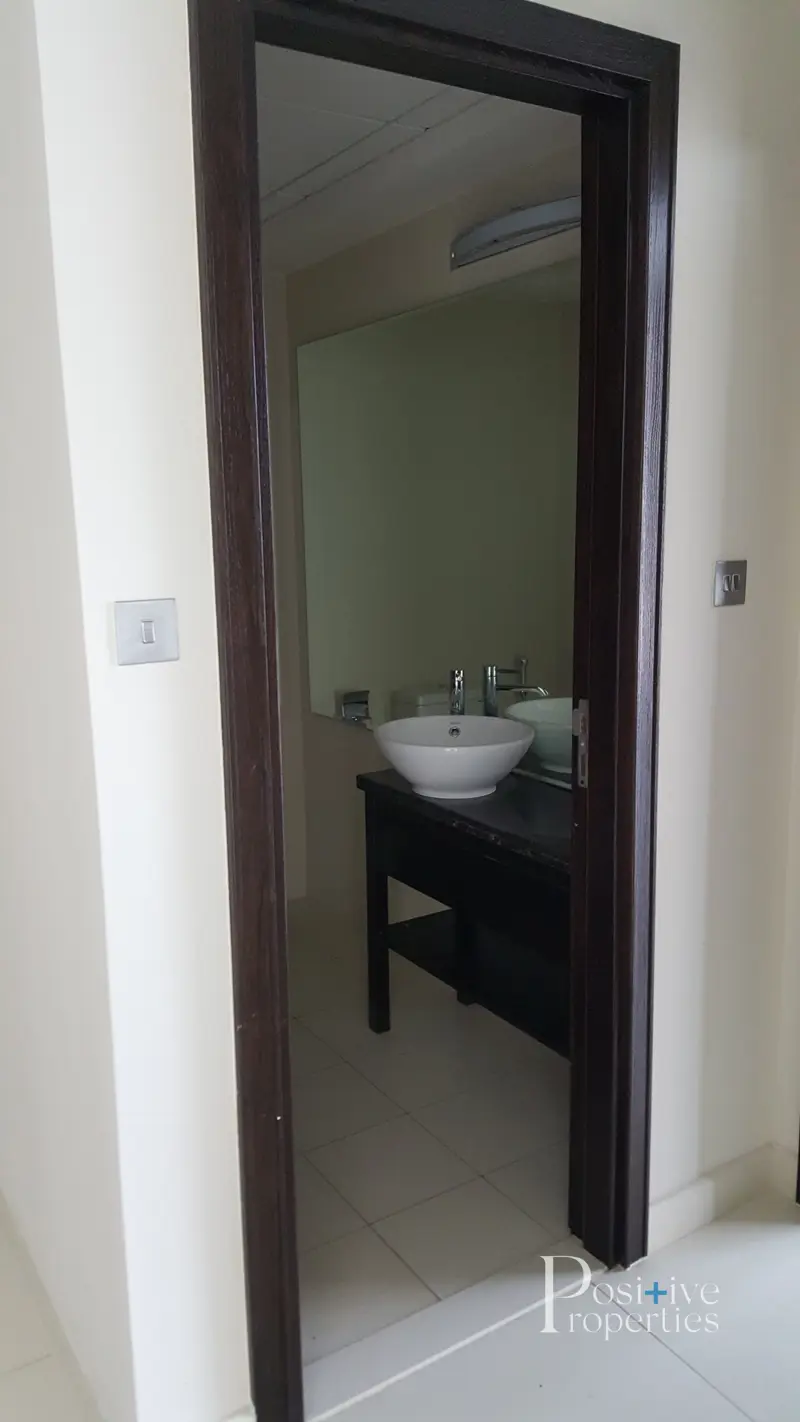 vacant-now-spacious-3-bedroom-maid.webp