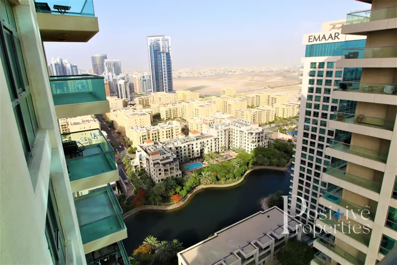 wow-panaromic-view-of-golf-canal-huge-balcony.webp